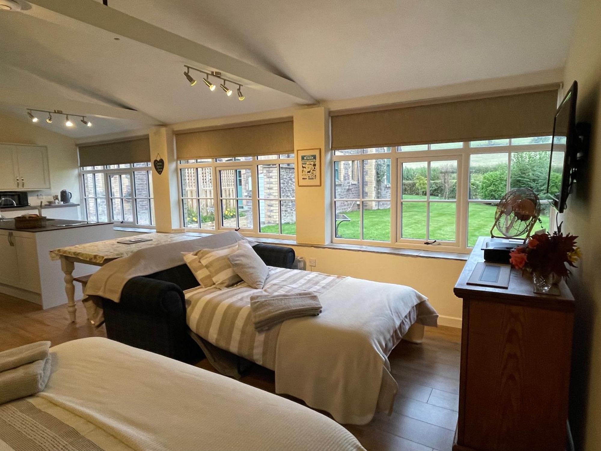Tegfan Garden Suite ทัลการ์ธ ภายนอก รูปภาพ